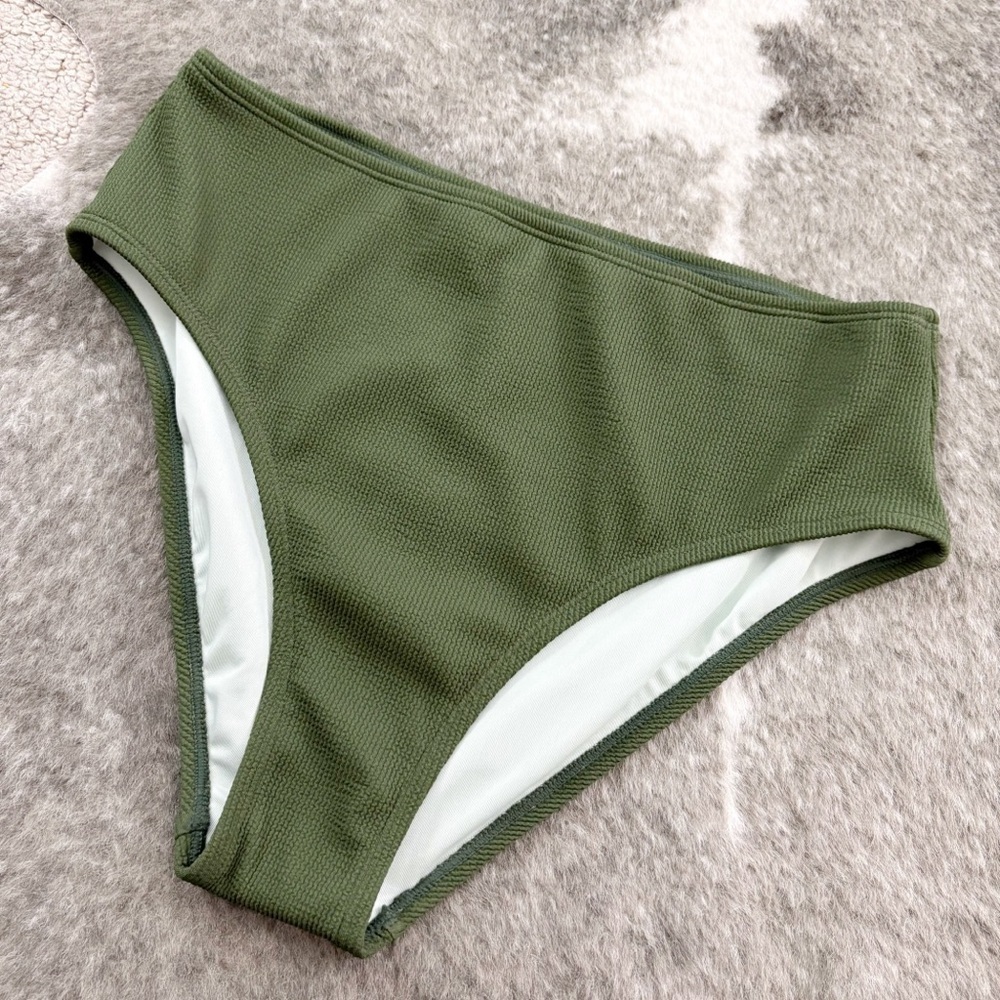 NWT Cupshe Ribbed Bikini Swimsuit Bottom Medium - Picture 3 of 10